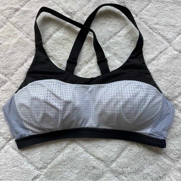 Victoria's Secret | Black, White and Gray Mesh Lightweight Sports Bra | Size 36C - Picture 2 of 8